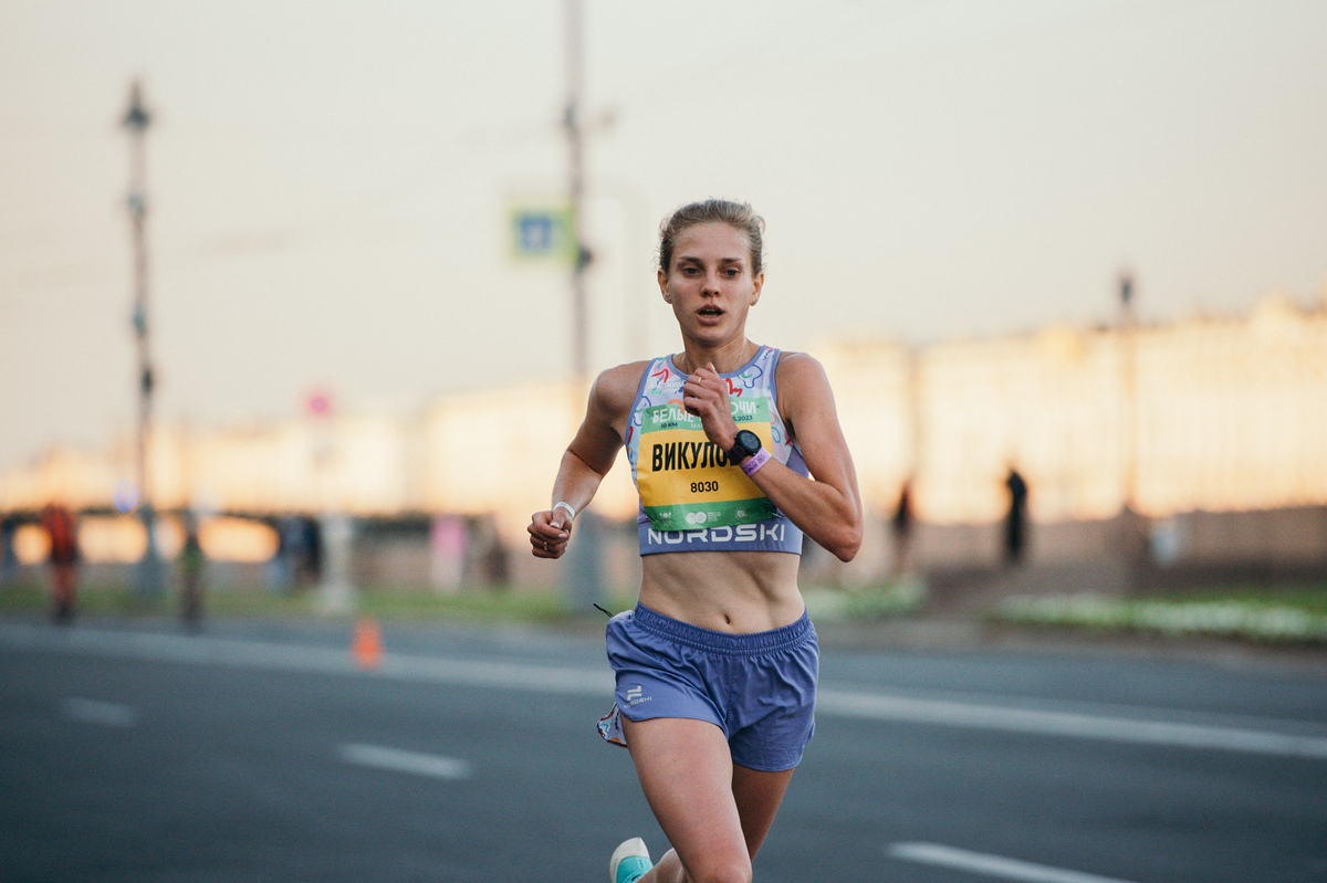 Анна Викулова – золото на 10 км «Белые ночи» 2023!