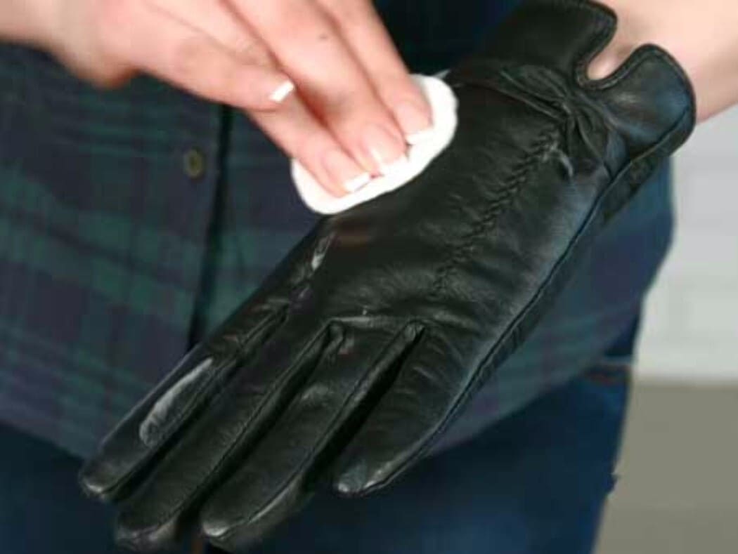 Как стирать перчатки