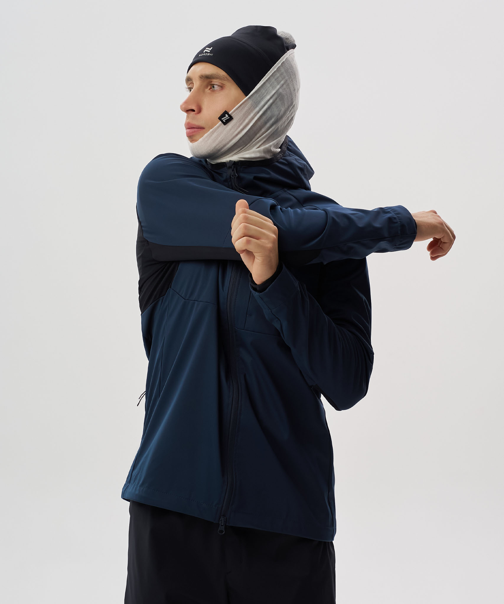 Тренировочная куртка Nordski PRO TOUR HOOD Deep/Black
